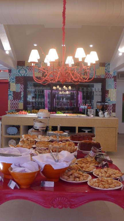 Costa Verde Tabatinga Hotel Caraguatatuba Exterior photo A dessert buffet